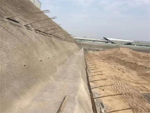 南明河道边坡加固